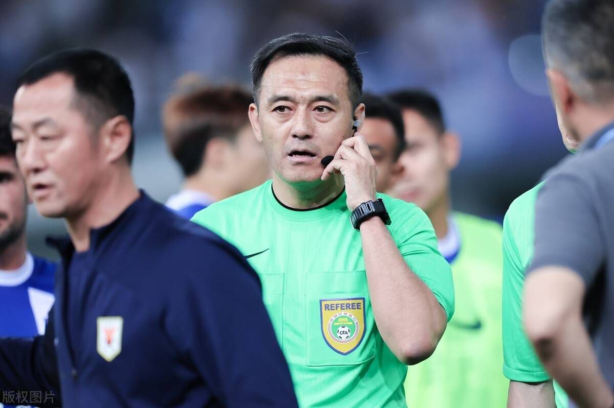 至于吴东海的股份，洪五就暂时先替您代持。